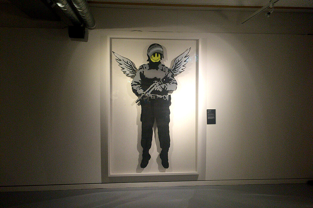 Banksy(バンクシー) キャンバス作品「ナパーム」「Turf War」「Flying 