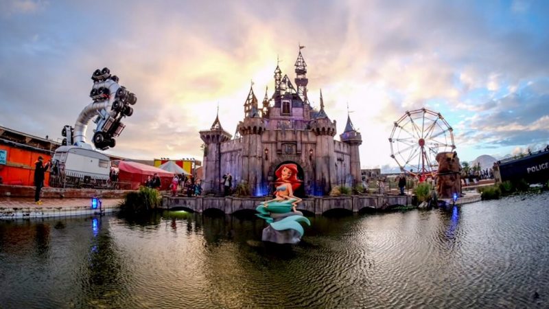 バンクシーが作ったdismaland ディズマランド は 世界の問題をあぶりだしたようなテーマパークだった The Art Of Banksy